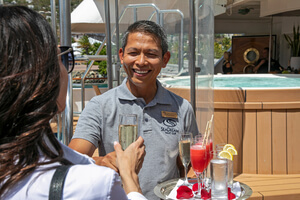 Fernando Pallagao, Waiter&nbsp;