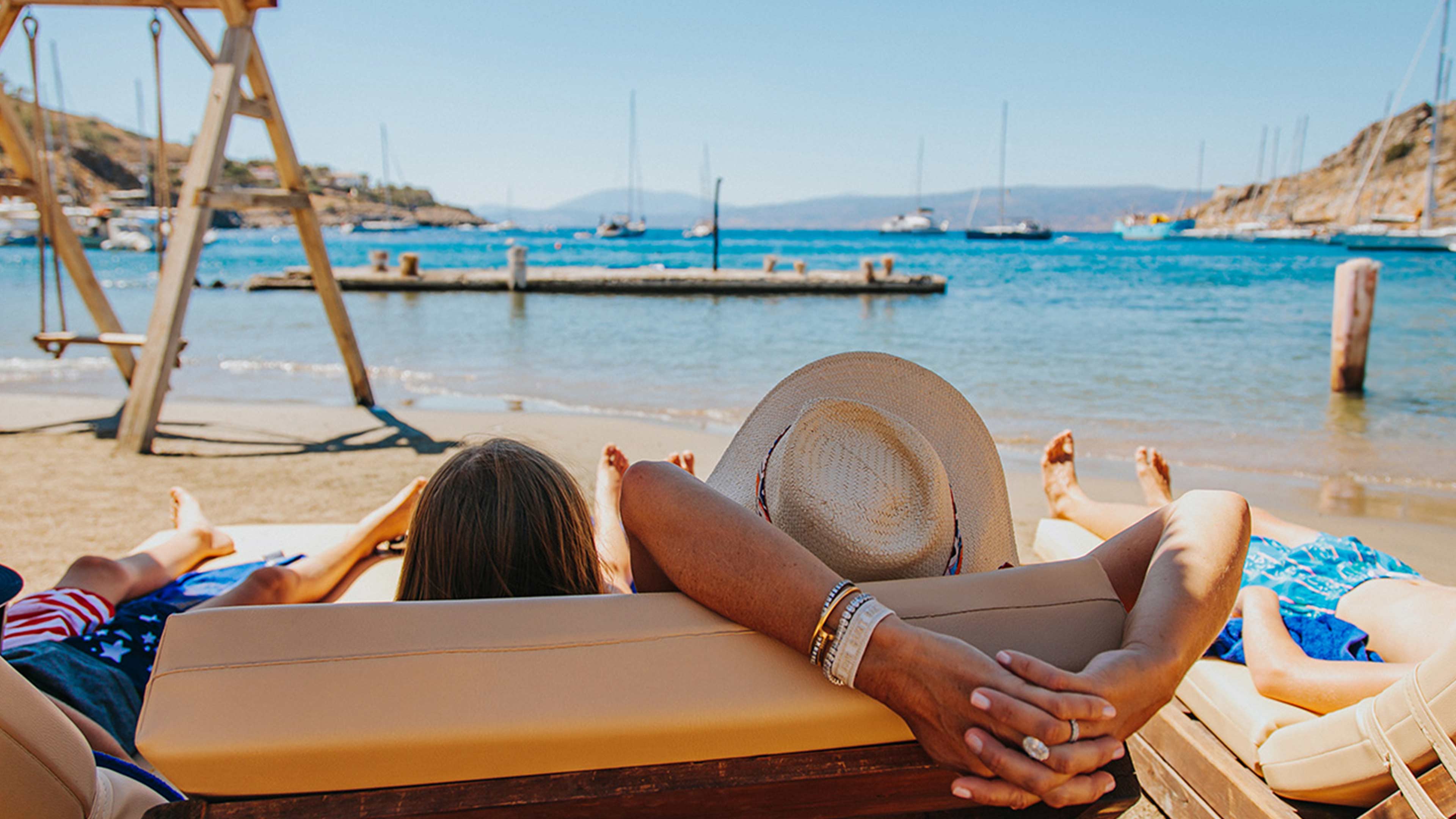 Relaxing luxury vacation in Hydra Greece