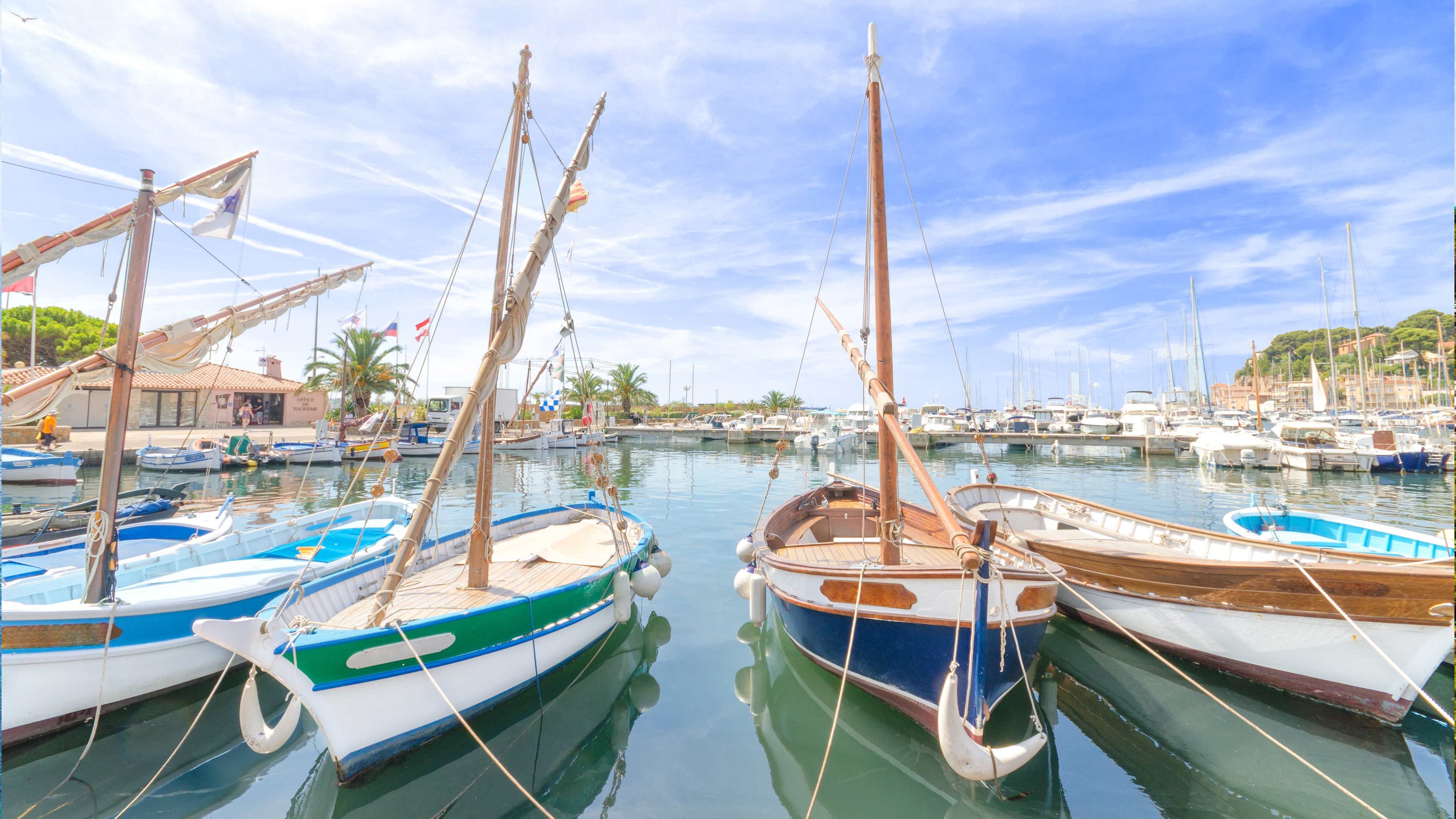 Sanary-sur-Mer France small yachts cruise