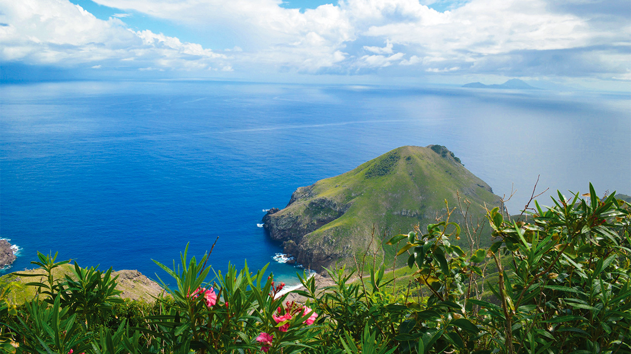 Hiking the Caribbean | Saba, St. Lucia & Tortola - SeaDream Yacht Club