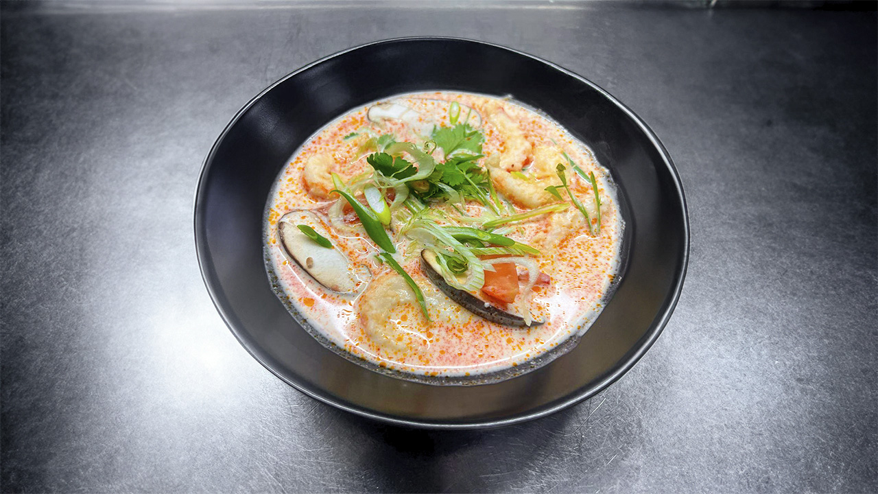 Vegan Tom Yum Goong